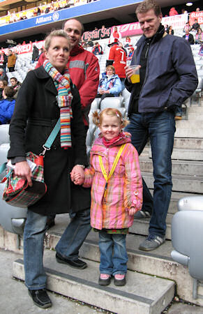 Leah mit Familie in der Allianz Arena
